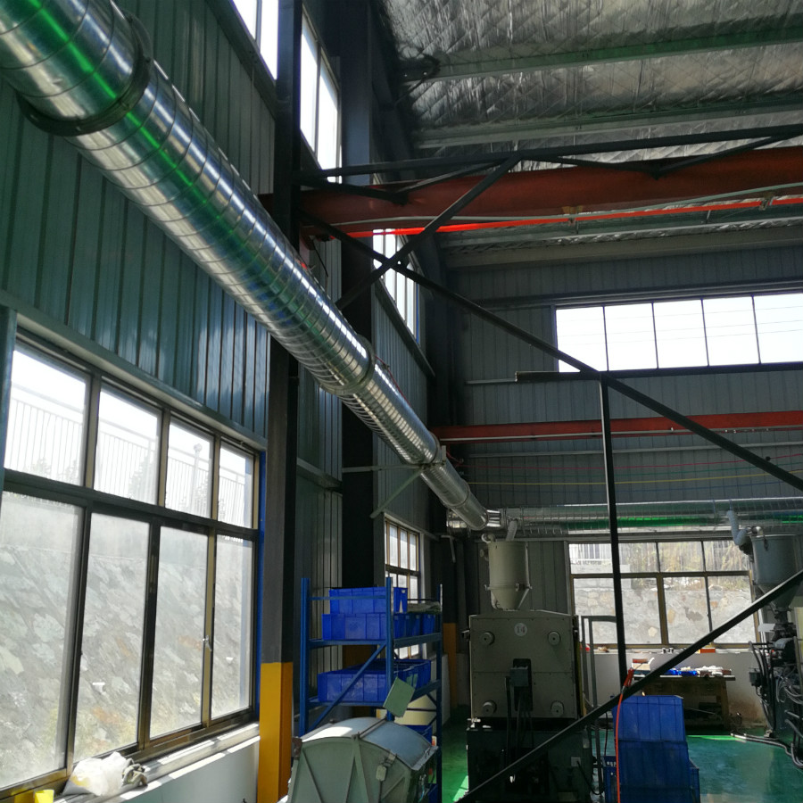 深圳寶安西鄉電子廠車間除塵環保工程案例白鐵皮通風管道安裝白鐵皮風管安裝