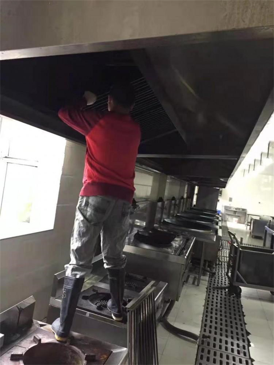 深圳飯店油煙管道清洗公司 深圳清洗飯店油煙管道公司 飯店廚房油煙管道清洗