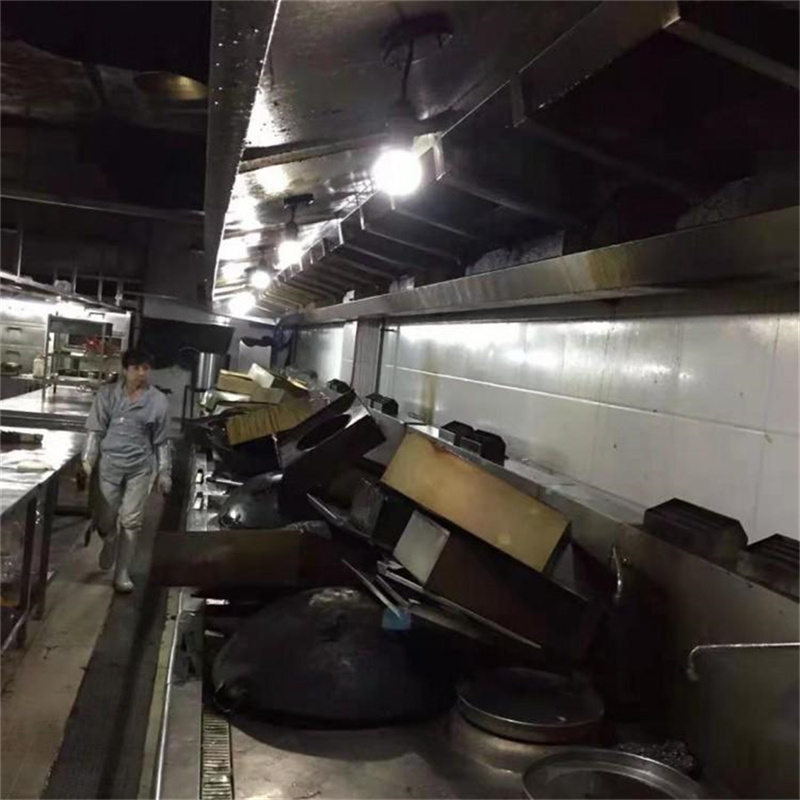 深圳燒烤店油煙管道清洗 深圳清洗燒烤店油煙管道 深圳上門清洗油煙管道