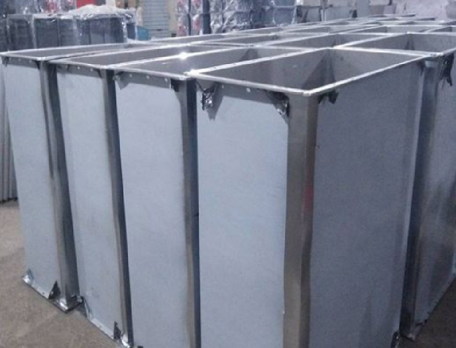 白鐵風管廠家承接鍍鋅角鋼法蘭風管加工 共板法蘭風管加工和安裝