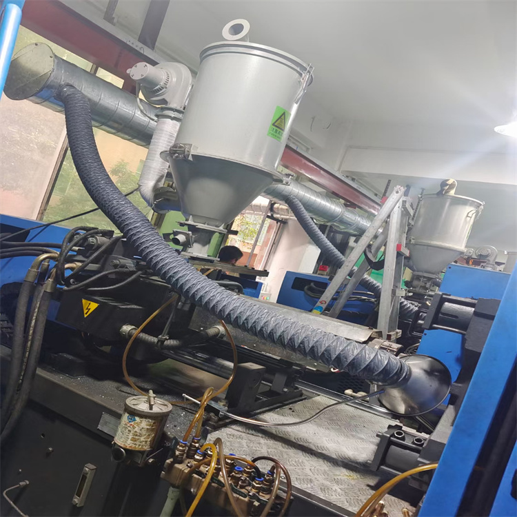 朔膠廠廢氣管道 朔膠廠車間排煙管道安裝工程 朔膠廠廢氣管道安裝