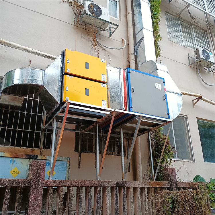 大鵬食堂油煙管道安裝工程 大鵬安裝食堂廚房排煙管道廠家